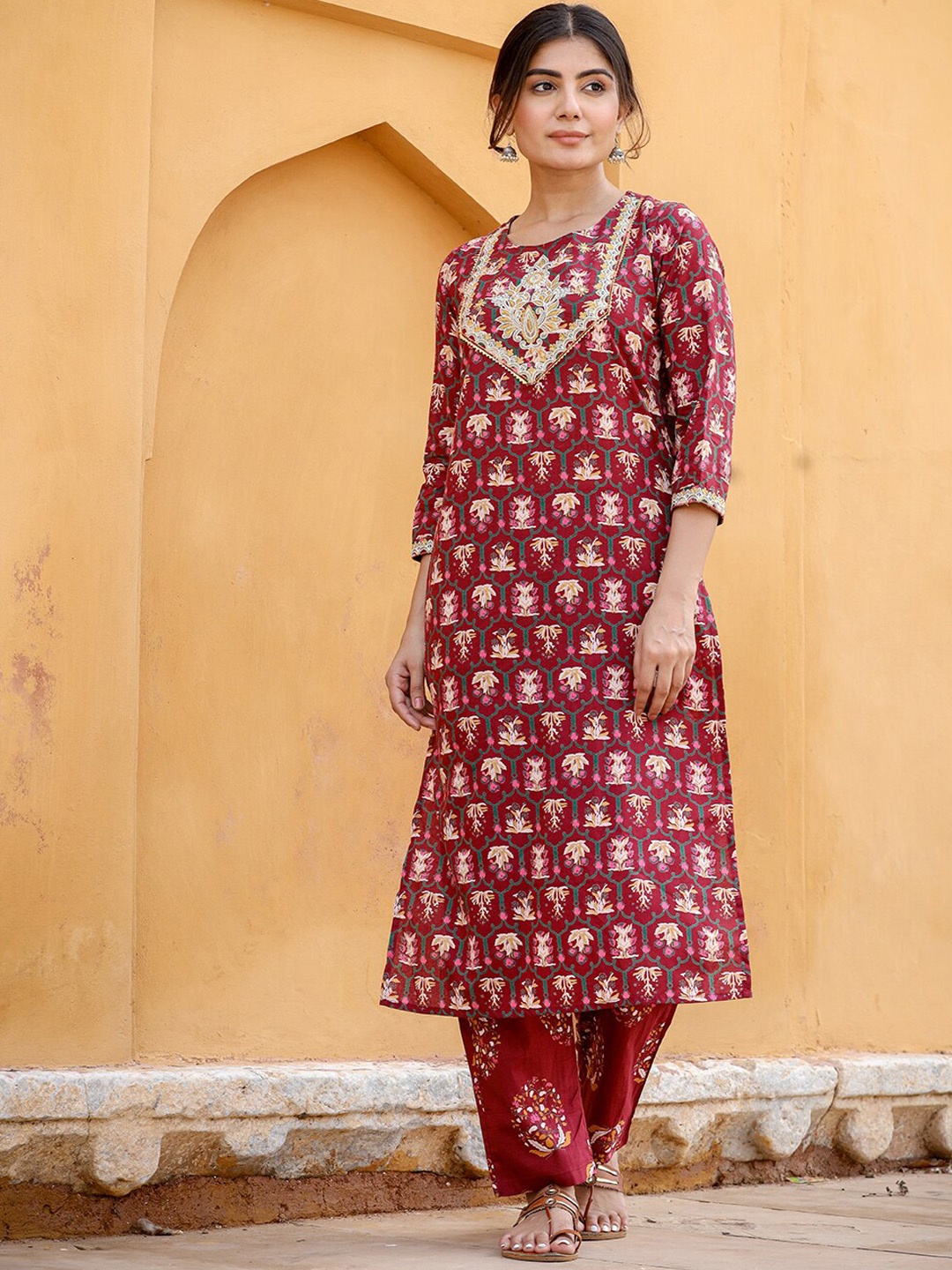 

Yufta Floral Printed Regular Pure Cotton Straight Kurta with Trousers, Maroon
