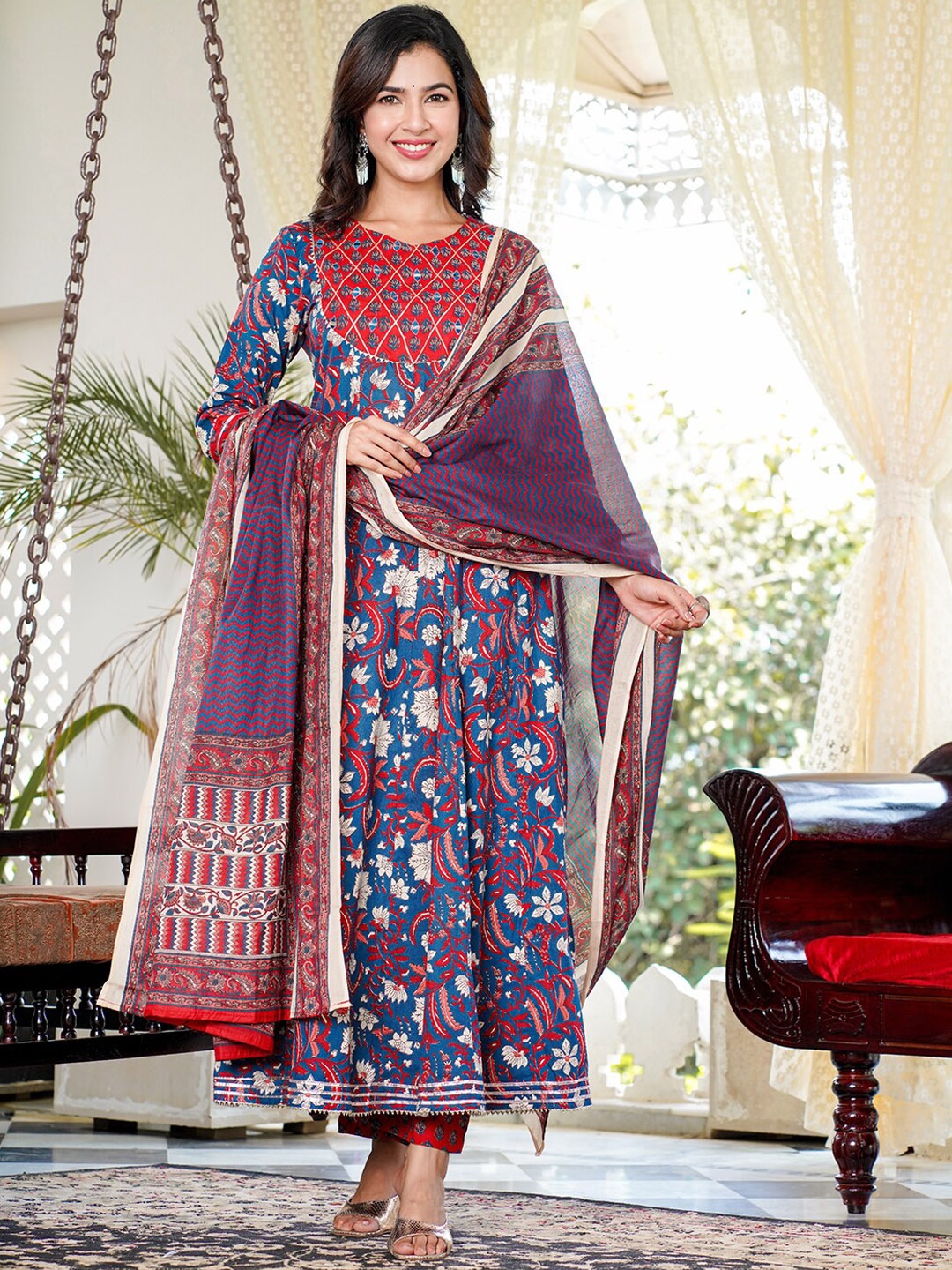 

Yufta Floral Printed Regular Pure Cotton Anarkali Kurta & Trousers With Dupatta, Navy blue