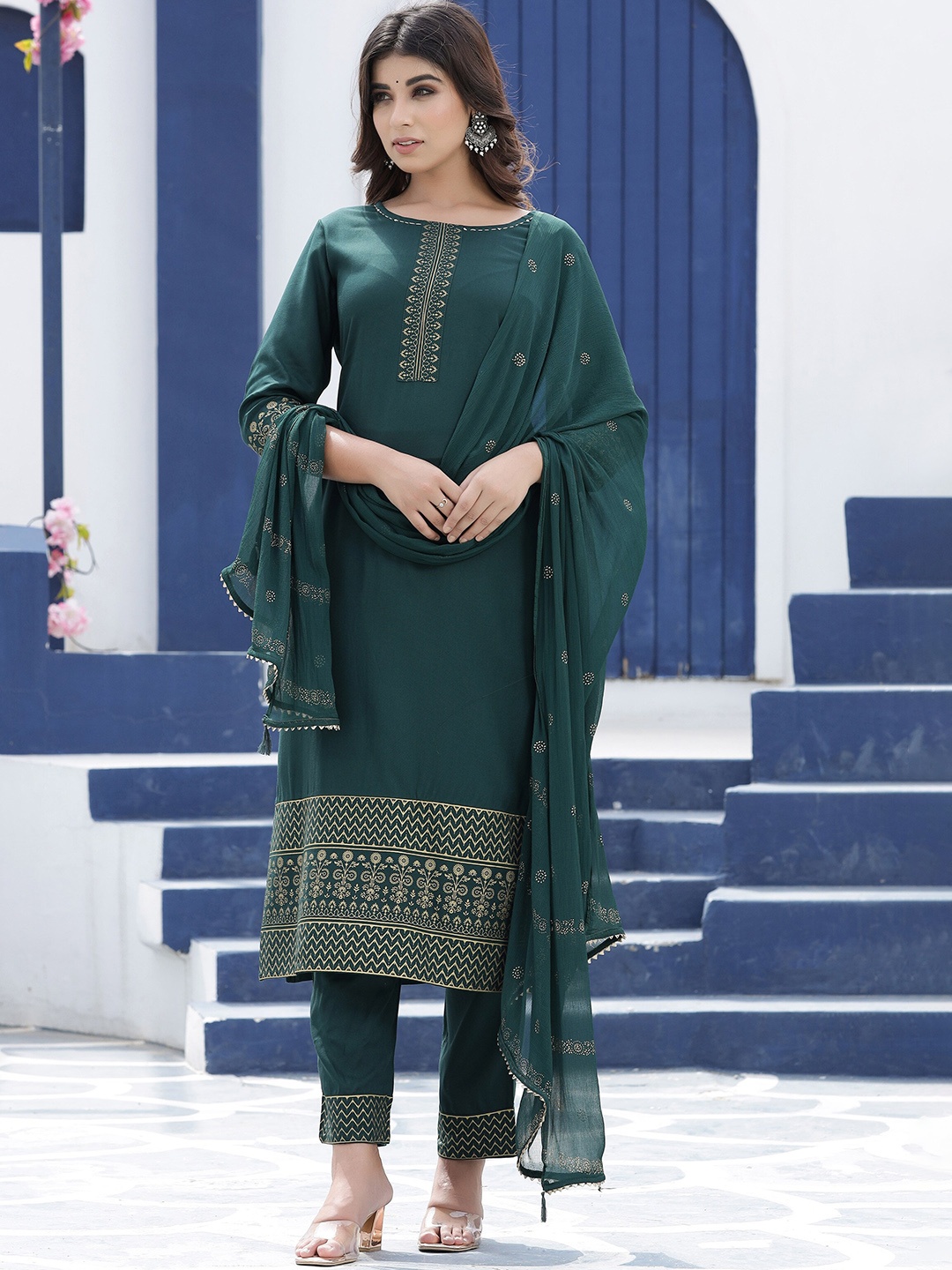 

Yufta Ethnic Motifs Printed Regular Straight Kurta & Trousers With Dupatta, Green