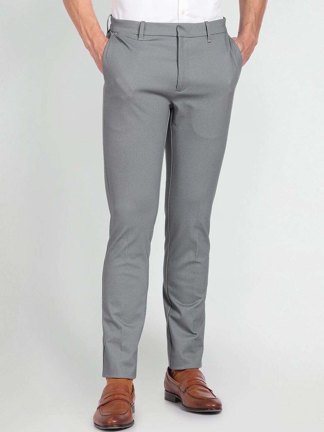 

Arrow New York Men Mid-Rise Dobby Trousers, Grey