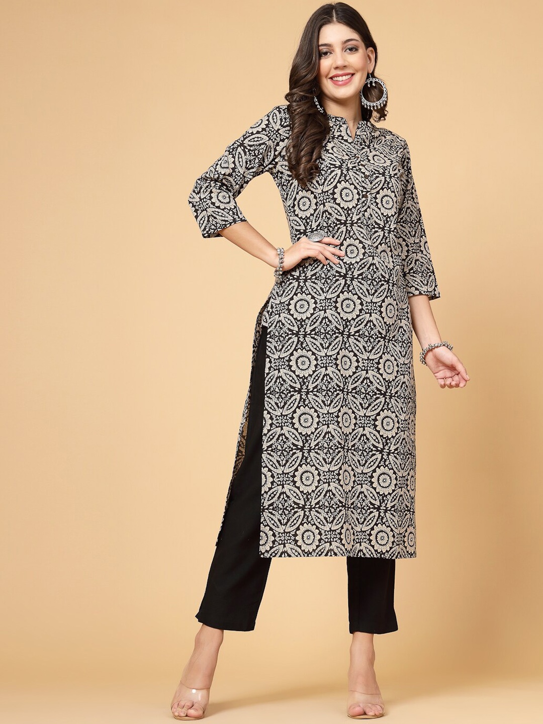 

Pistaa Ethnic Motifs Printed Pure Cotton Straight Kurta, Black