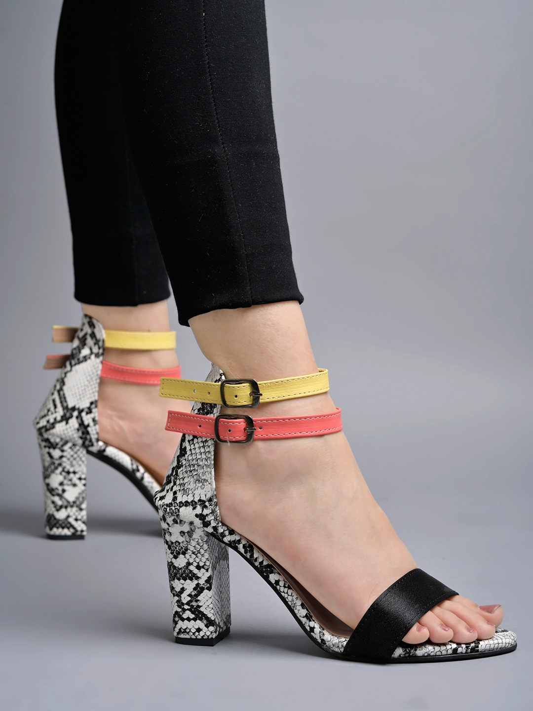 

Shoetopia Girls Printed Mid-Top Block Heels, Black