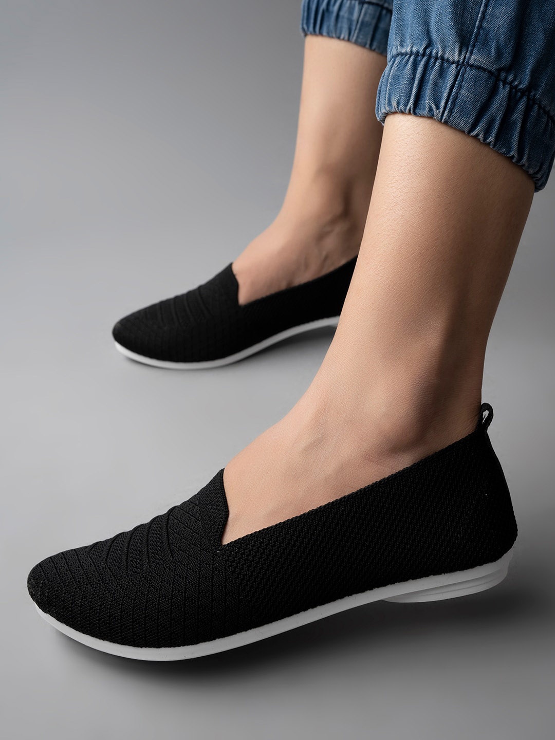 

Shoetopia Girls Textured Round Neck Ballerinas, Black
