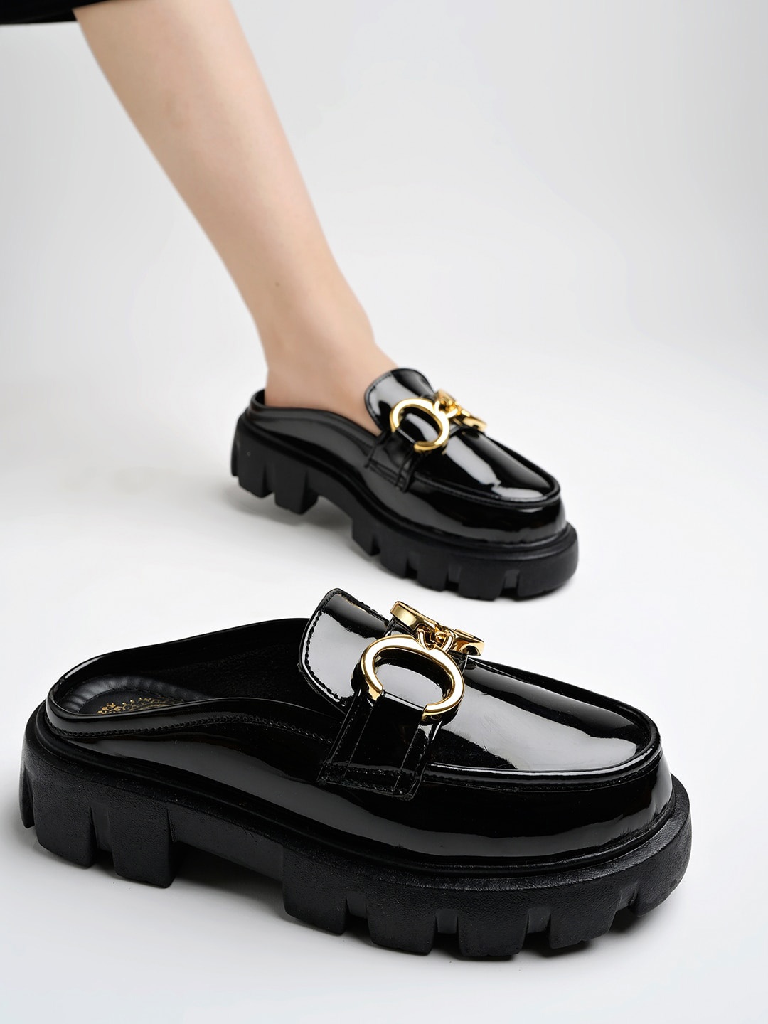 

Shoetopia Girls Buckle Detail Heeled Lightweight Mules, Black