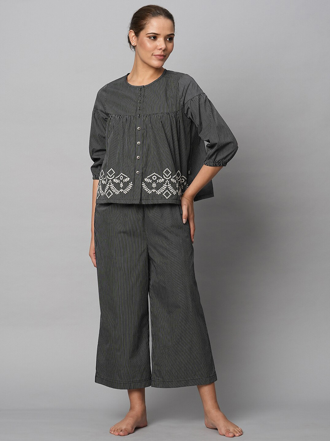 

Chemistry Embroidered Night suit, Black