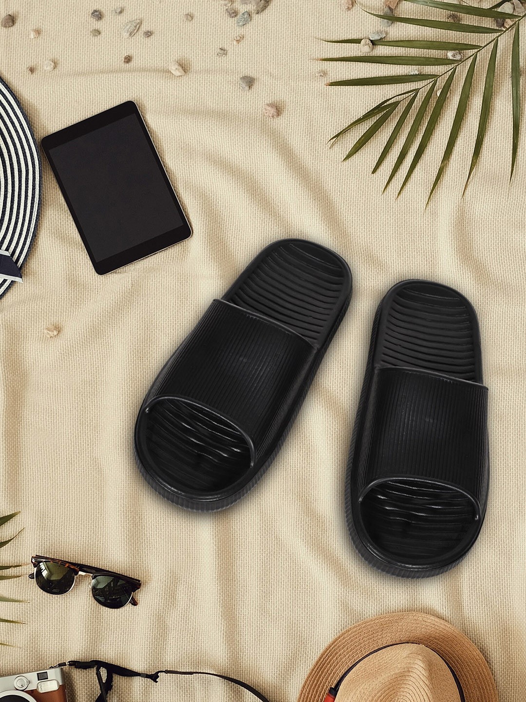 

TPENT Men Striped Lightweight Durable Sliders, Black