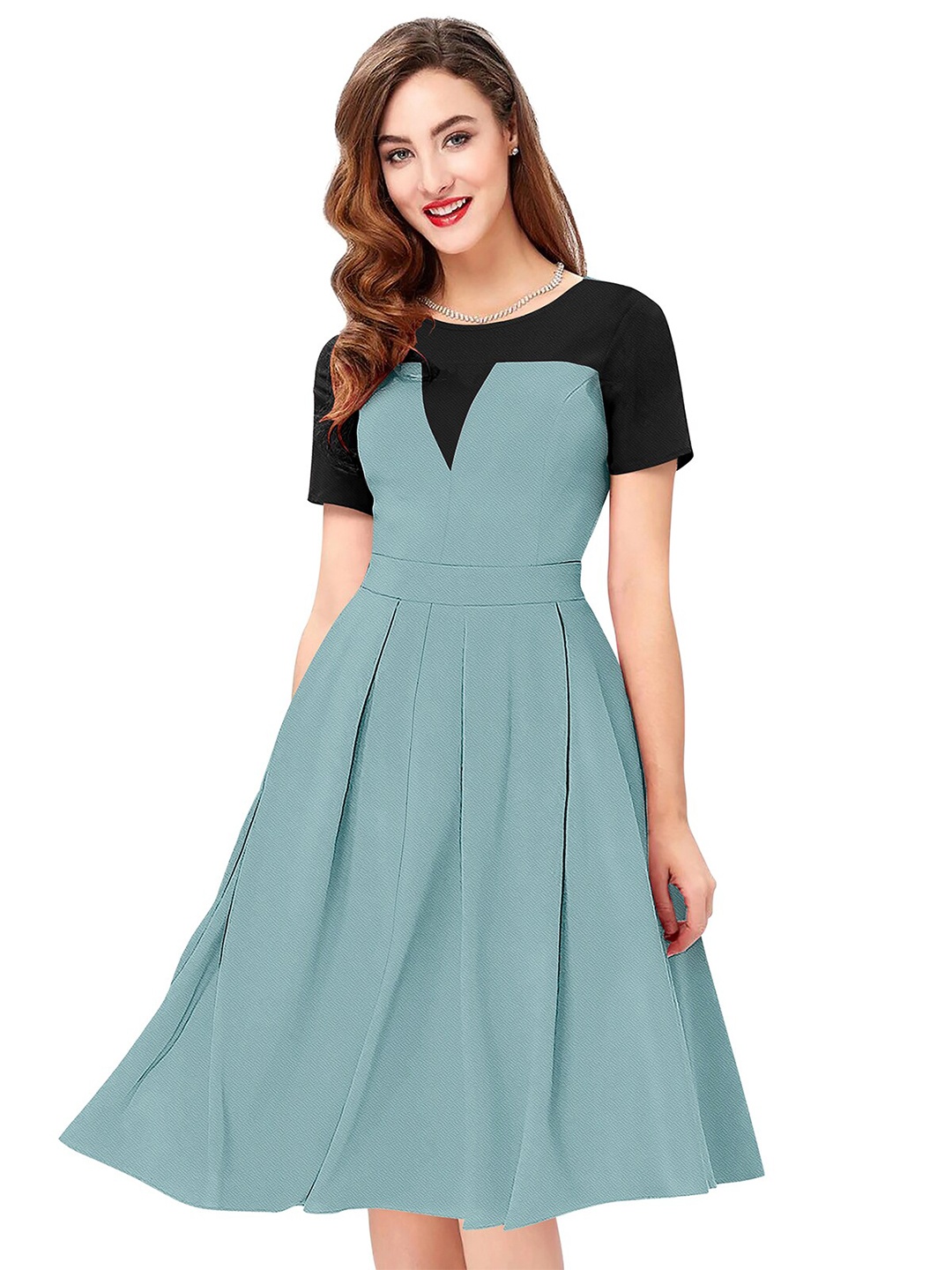 

BAESD Colourblocked Pleated Detailed Fit & Flare Dress, Green