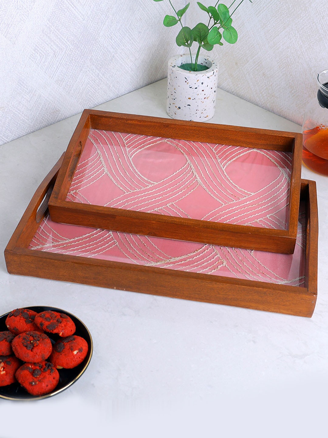 

POSH-N-PLUSH Pink 2 Pieces Printed Wooden Trays