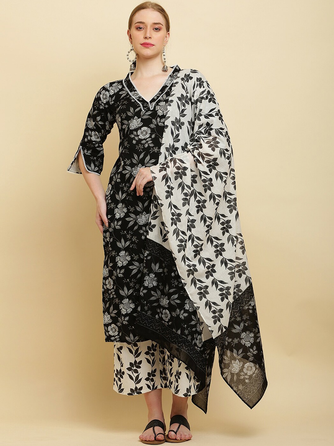 

Waahiba Floral Printed Regular Pure Cotton Kurta with Palazzos & Dupatta, Black