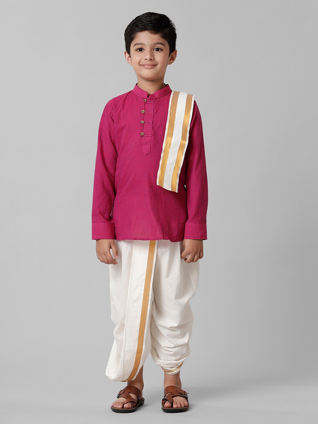 

Ramraj Boys Mandarin Collar Kurta With Panchakacham & With Angavastram, Purple