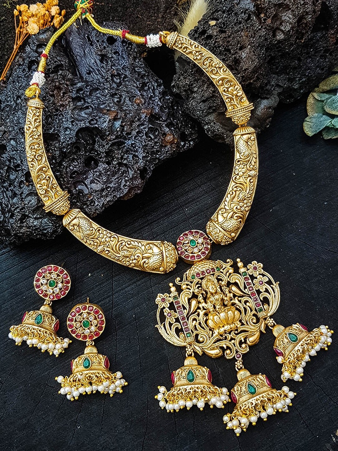 

GRIIHAM Gold Plated Stone-Studded Jewellery Set