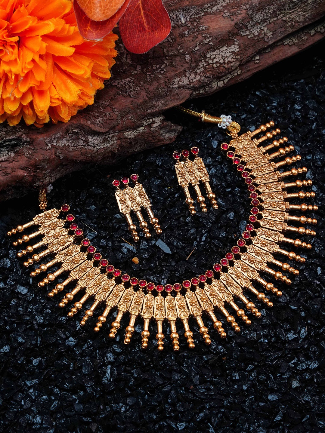 

GRIIHAM Gold-Plated Stone-Studded Jewellery Set