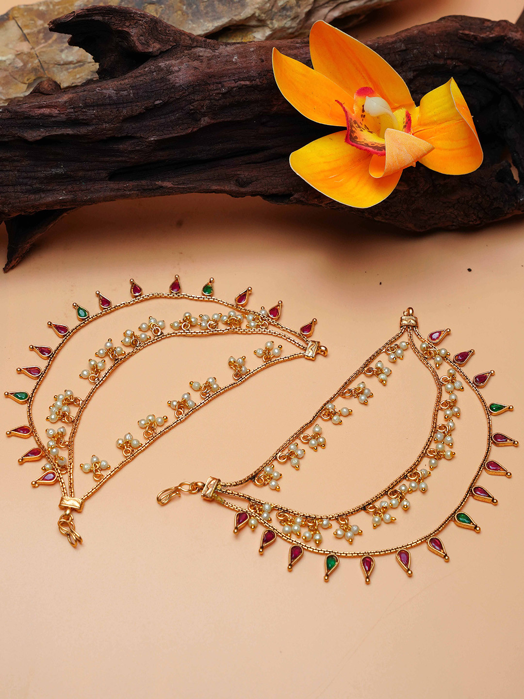 

GRIIHAM Gold-Plated Contemporary Beaded Ear Chain