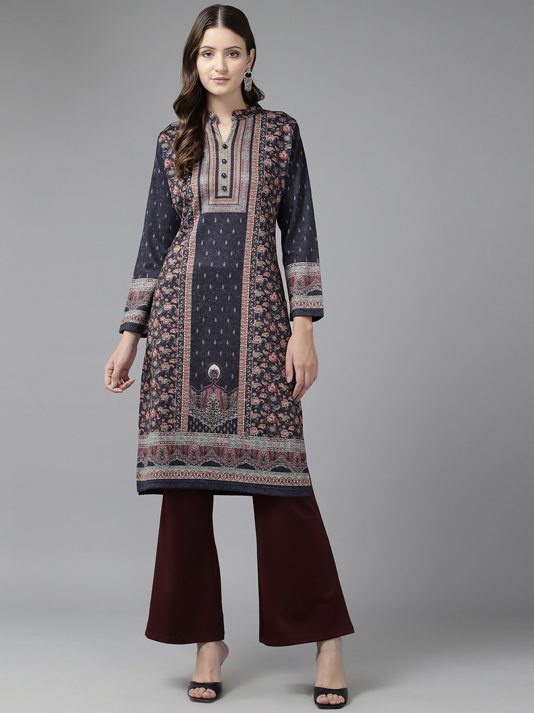 

Cayman Women Floral Printed Woollen Kurta, Navy blue