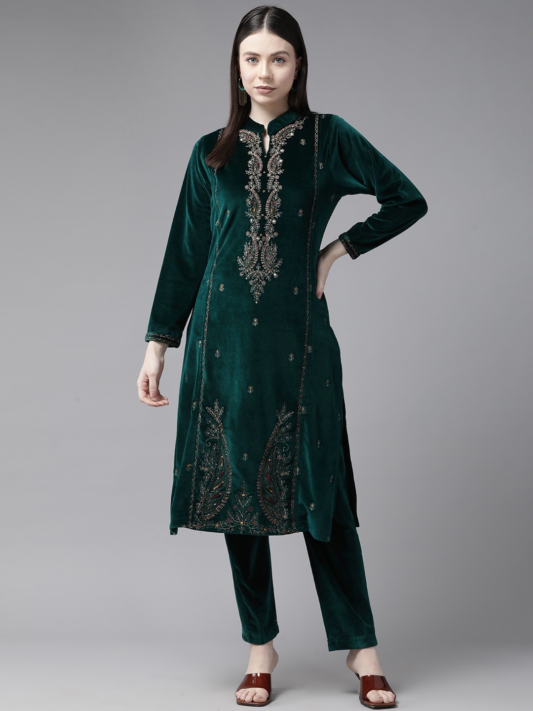 

Cayman Ethnic Motifs Embroidered Zari Regular Velvet Kurta with Trousers, Green