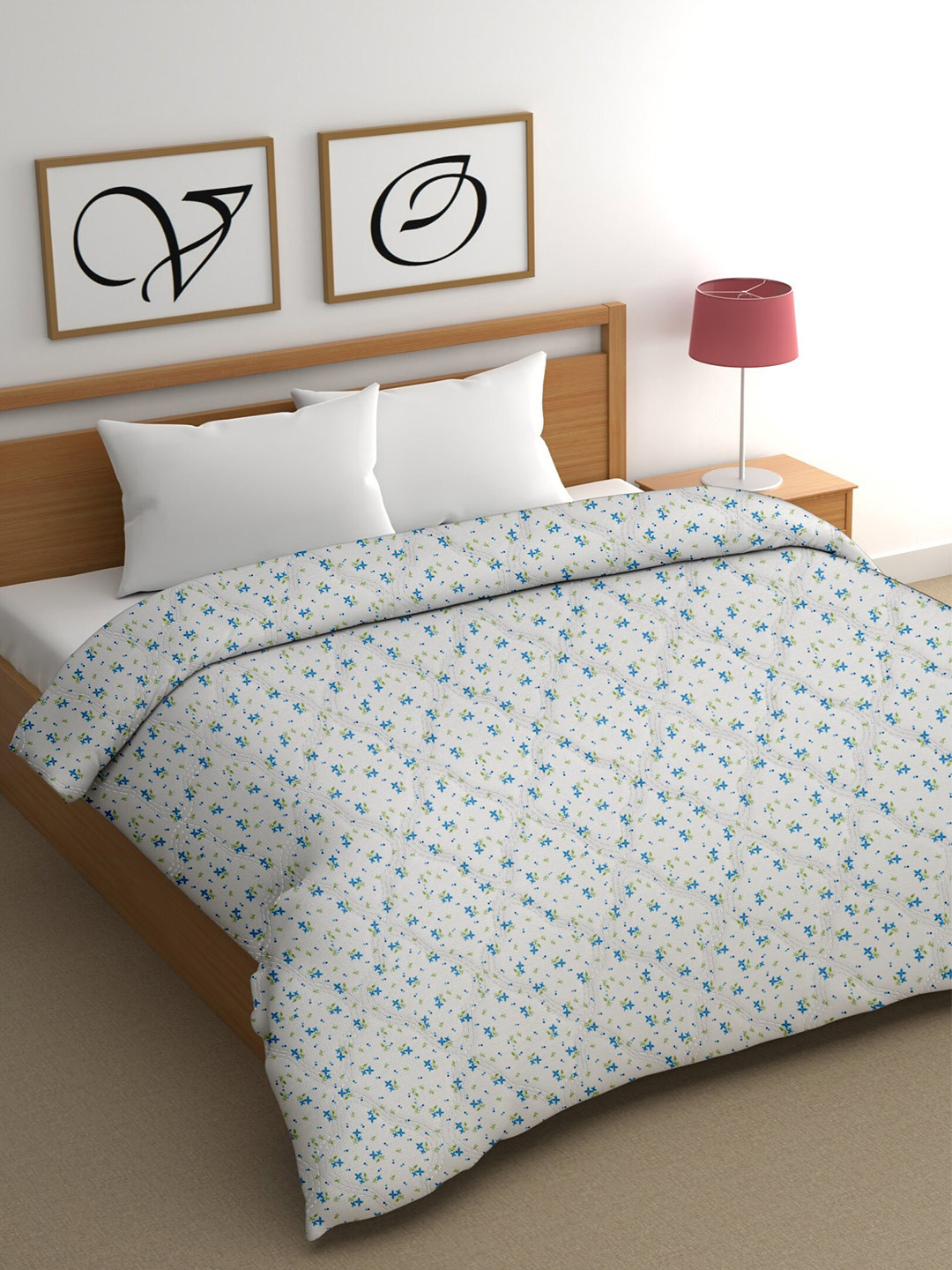 

CHHAVI INDIA Blue & White Floral AC Room 210 GSM Double Bed Comforter