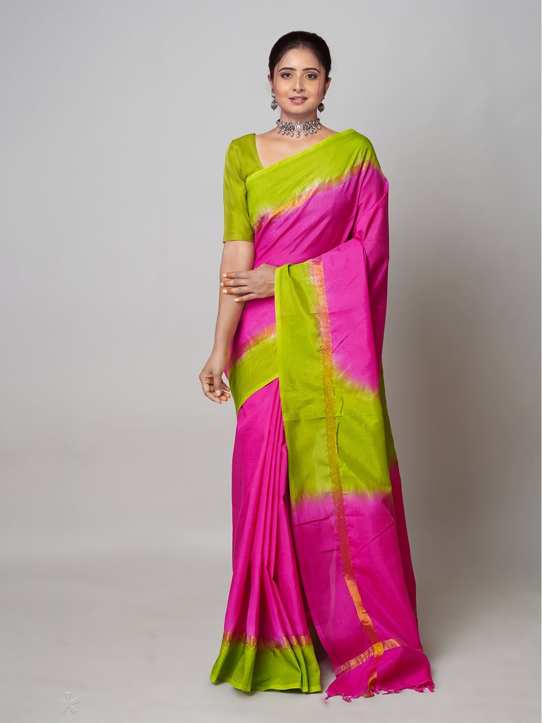 

Unnati Silks Pink & Green Tie and Dye Zari Silk Blend Mangalagiri Saree