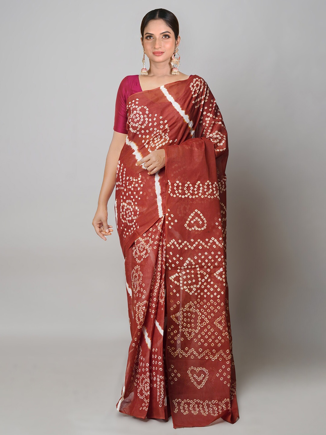 

Unnati Silks Brown & White Bandhani Pure Cotton Handloom Bandhani Saree