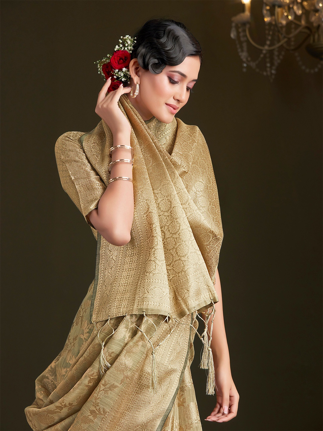 

Sangria Floral Woven Design Sarees, Beige