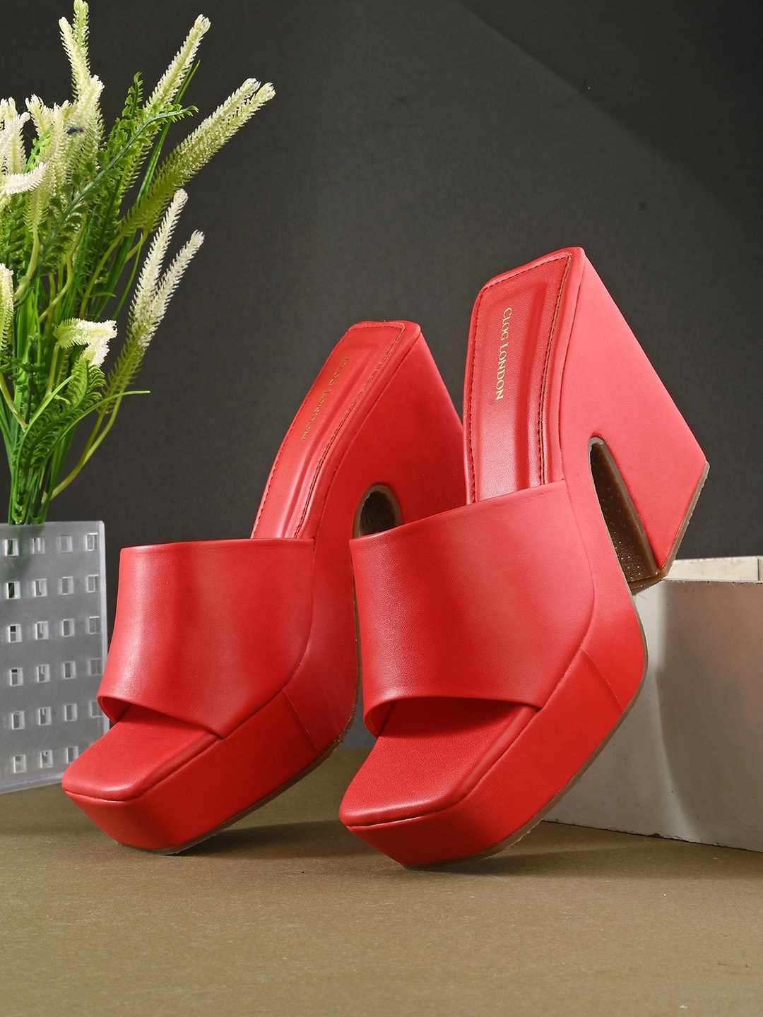 

CLOG LONDON Open Toe Platform Heels, Red