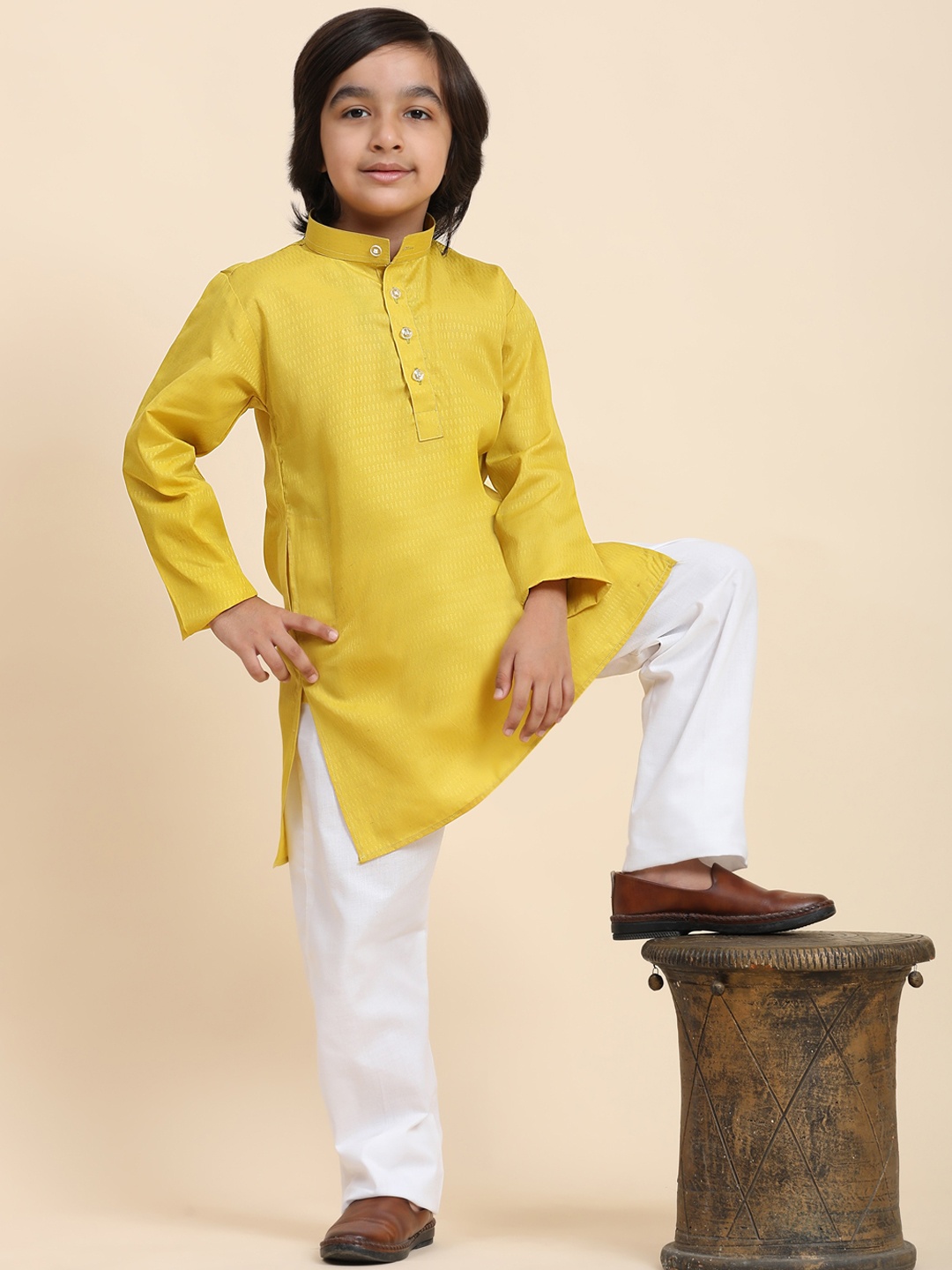 

Pro-Ethic STYLE DEVELOPER Boys Mandarin Collar Kurta with Pyjamas, Yellow