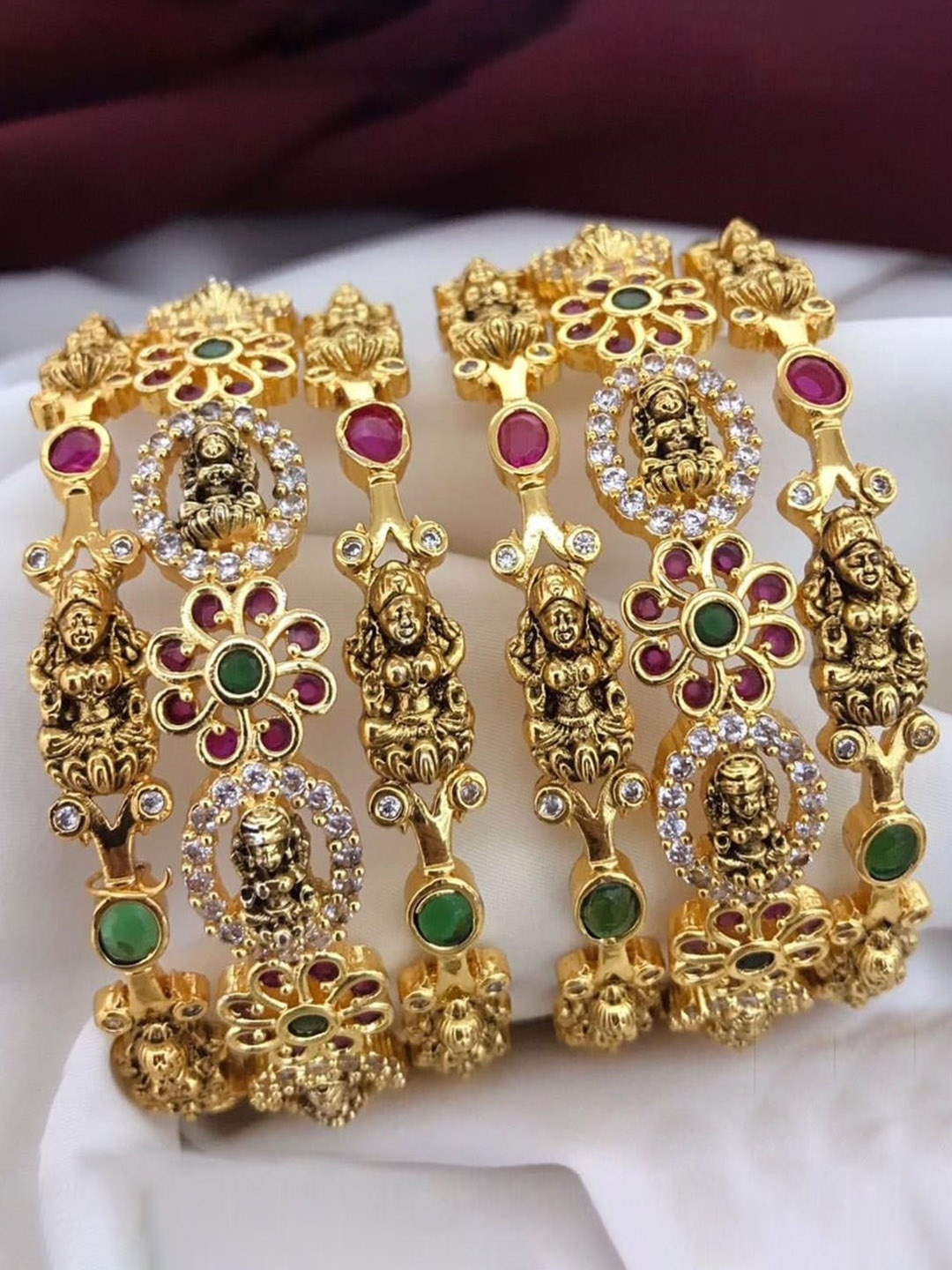 

GRIIHAM Set Of 6 Gold-Plated AD-Studded Bangles