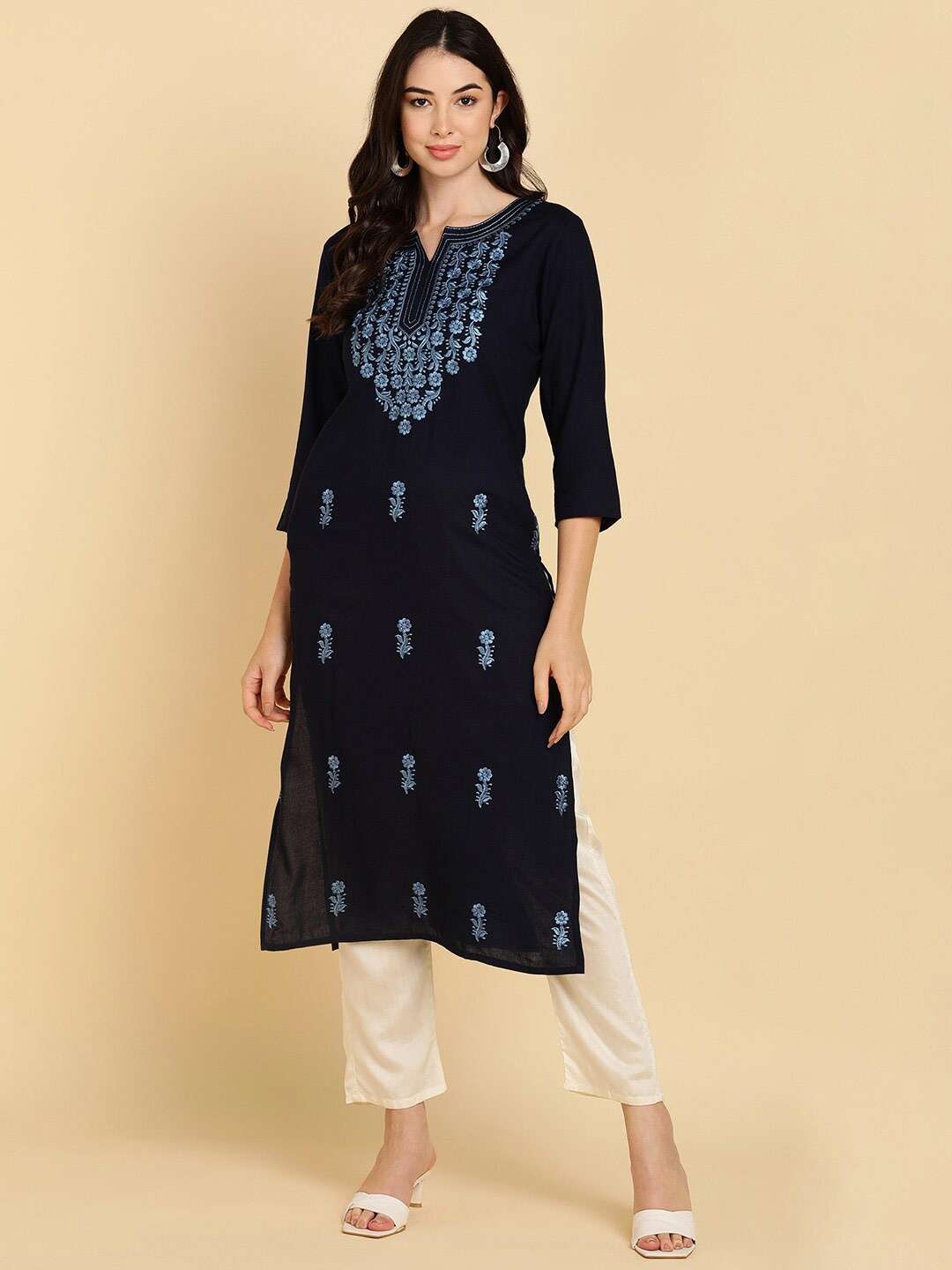 

MissKurti Ethnic Motifs Embroidered Straight Kurta, Black