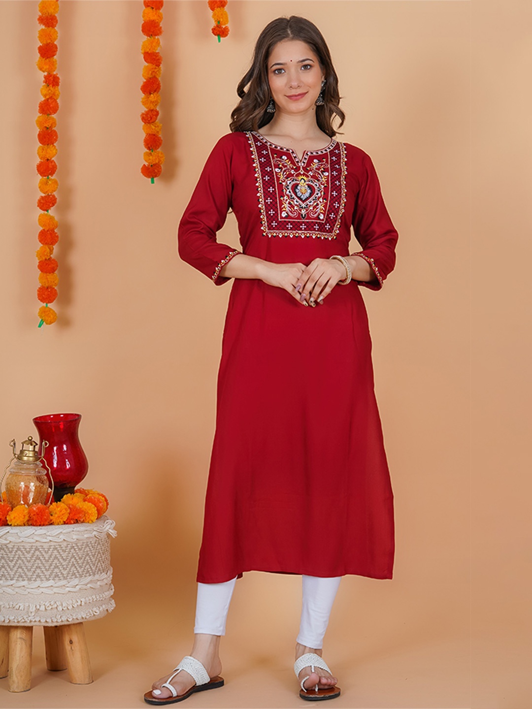

MissKurti Ethnic Motifs Yoke Design Thread Work Straight Kurta, Red