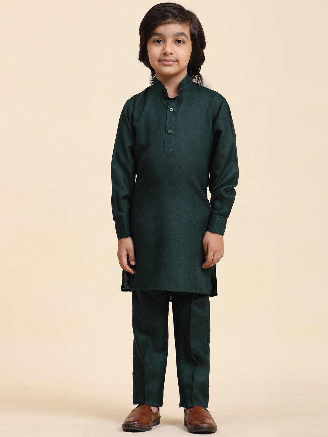 

Pro-Ethic STYLE DEVELOPER Boys Embroidered Regular Sequinned Kurta with Pyjamas, Green