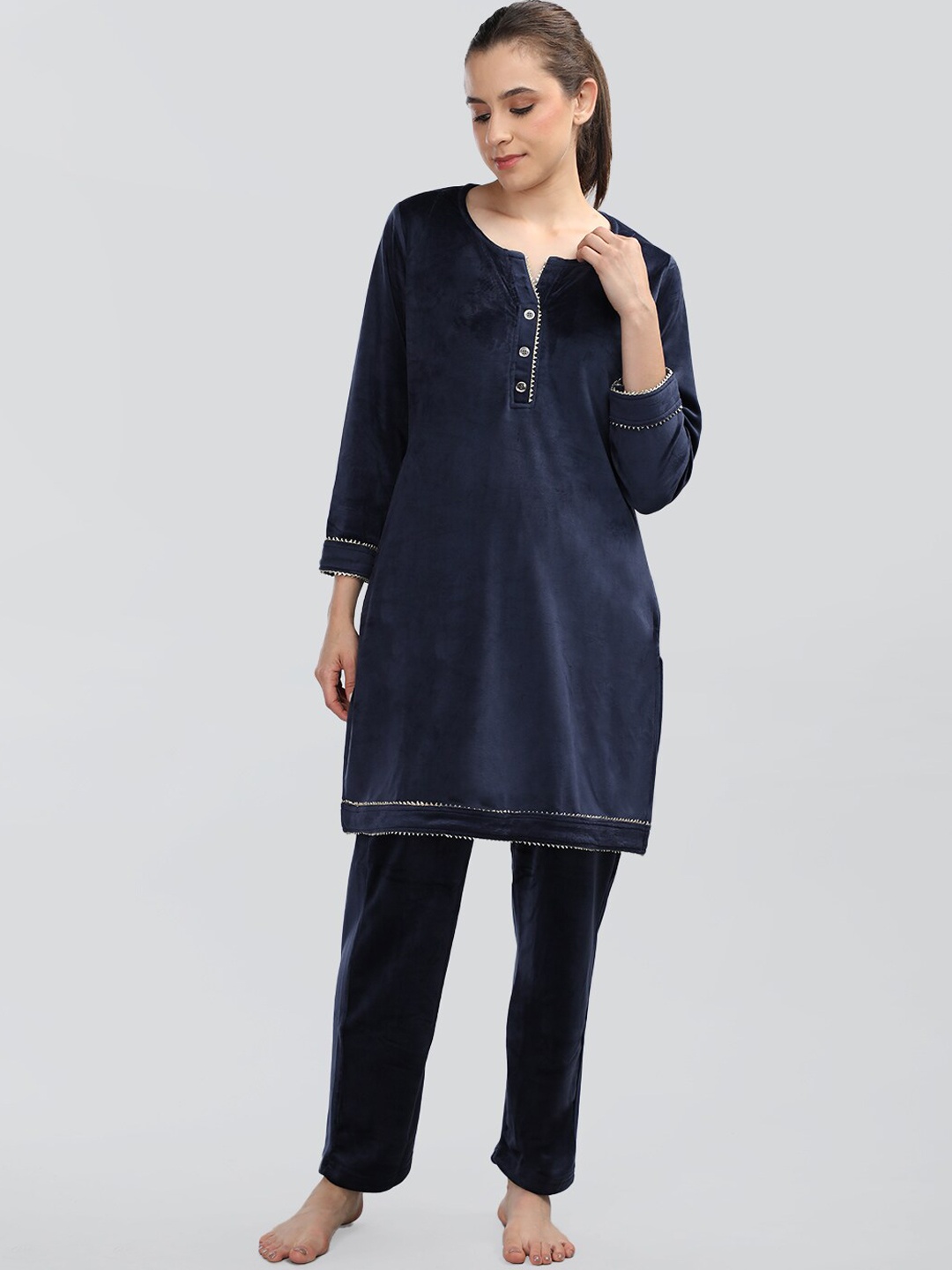 

Duchess Velvet Printed Night suit, Navy blue