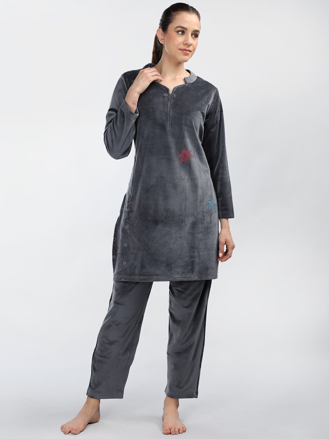 

Duchess Printed Kurti & Pyjamas Velvet Night suit, Grey