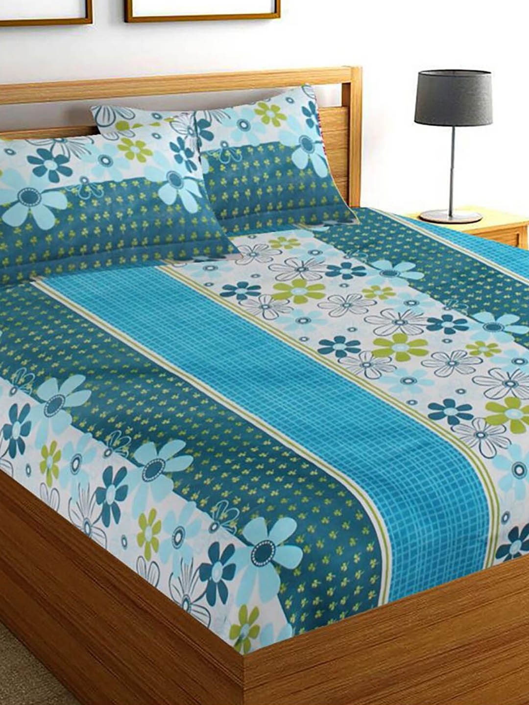 

HOMETALES Blue & White Floral Cotton 144 TC Queen Bedsheet with 2 Pillow Covers