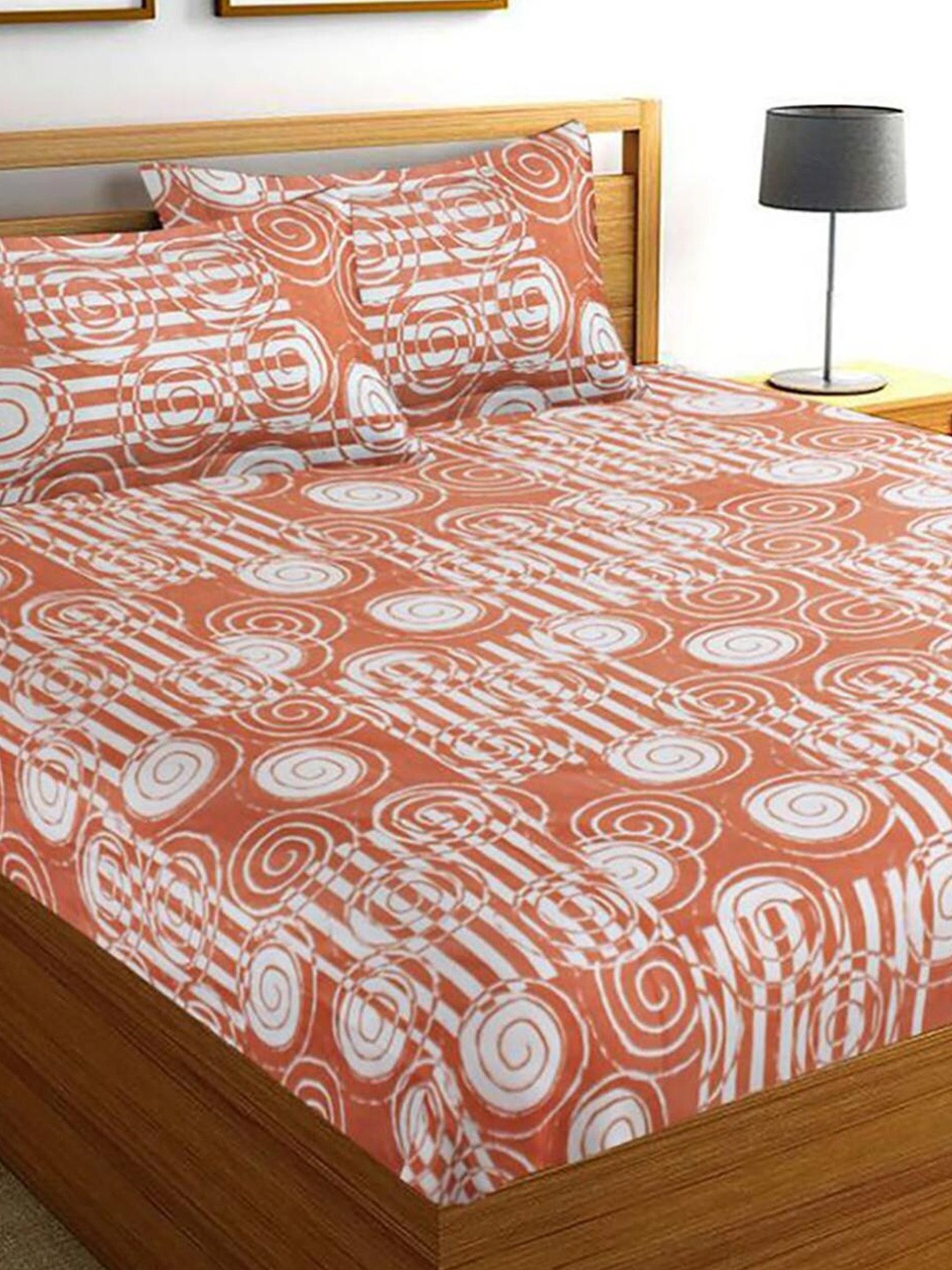 

HOMETALES Orange & White Cotton 144 TC Queen Bedsheet with 2 Pillow Covers