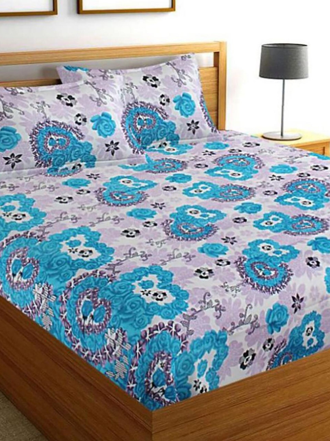 

HOMETALES Blue & White Floral Cotton 144 TC Queen Bedsheet with 2 Pillow Covers