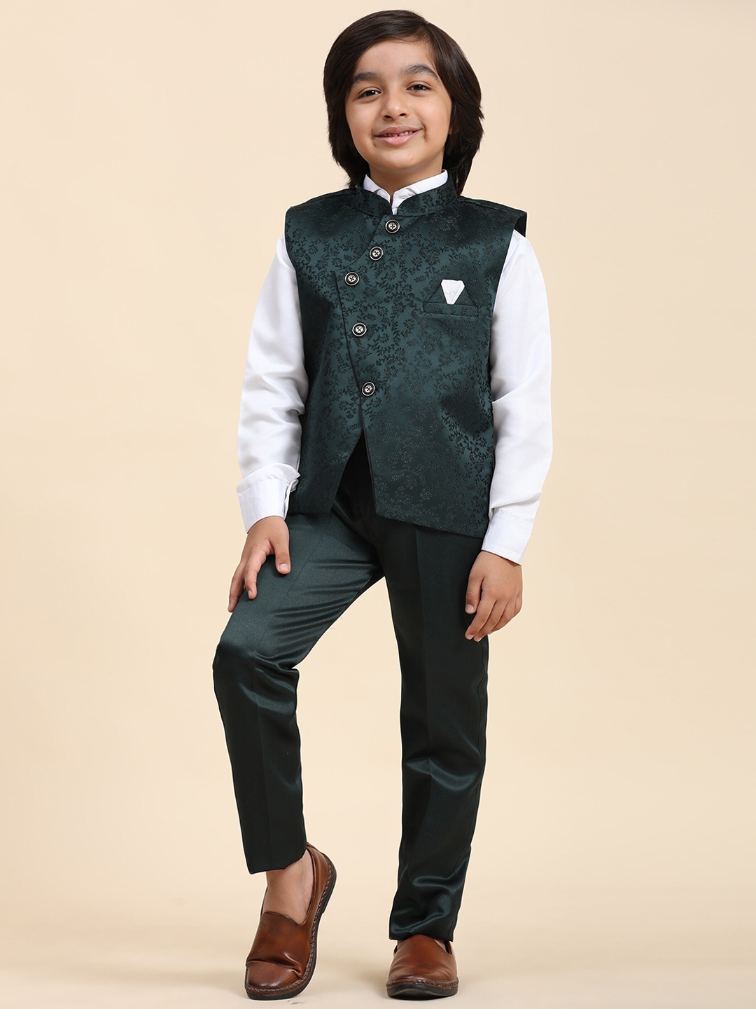 

Pro-Ethic STYLE DEVELOPER Boys Self Design Single-Breasted 3-Piece Party Suit, Green