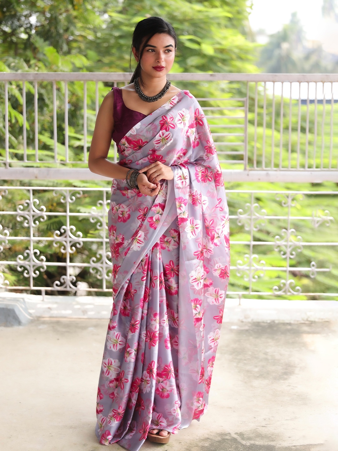 

VEECHIS Floral Printed Satin Saree, Grey