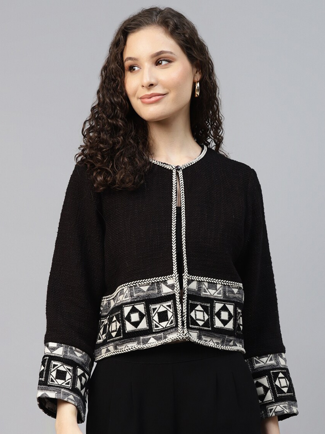 

DEEBACO Jacquard Boho Short Shrug with Pockets, Black