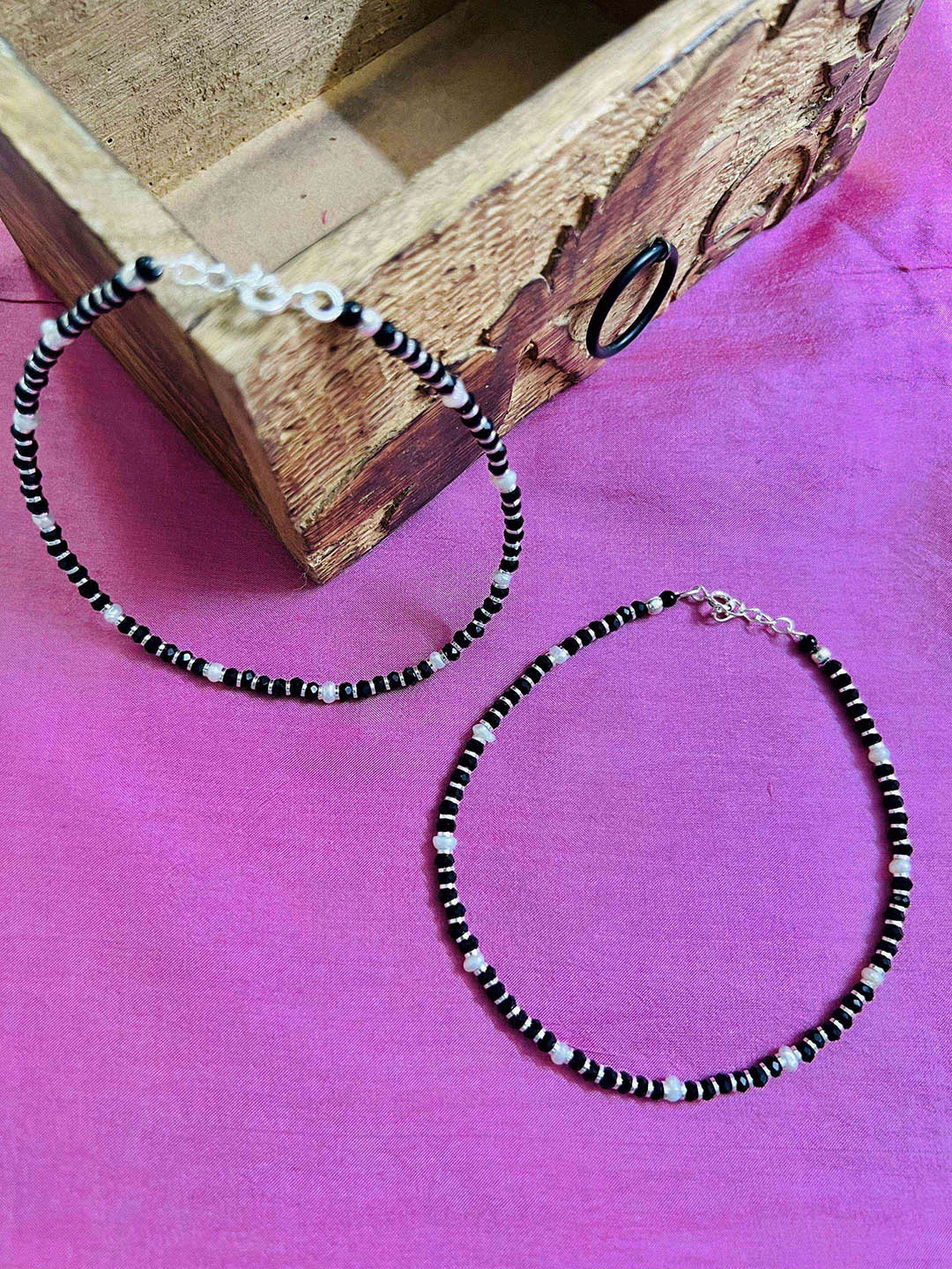 

Arte Jewels 925 Oxidised Silver Charms Thread Anklet