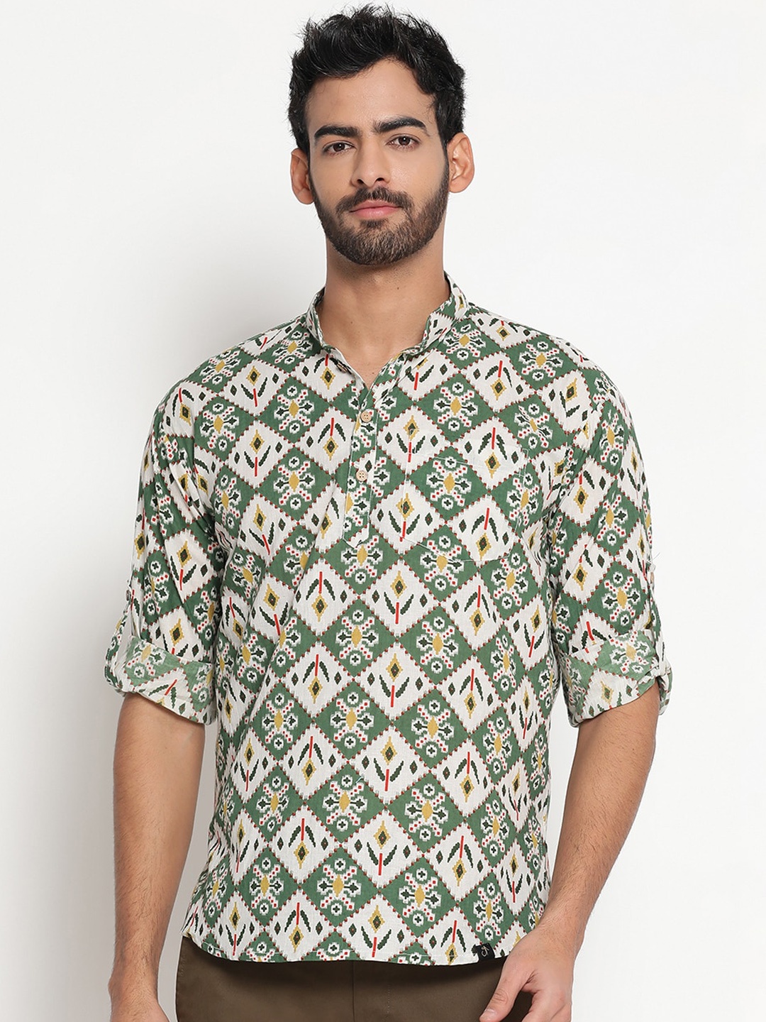 

JAVINISHKA Geometric Printed Mandarin Collar Roll-Up Sleeves Cotton Linen Short Kurta, Green