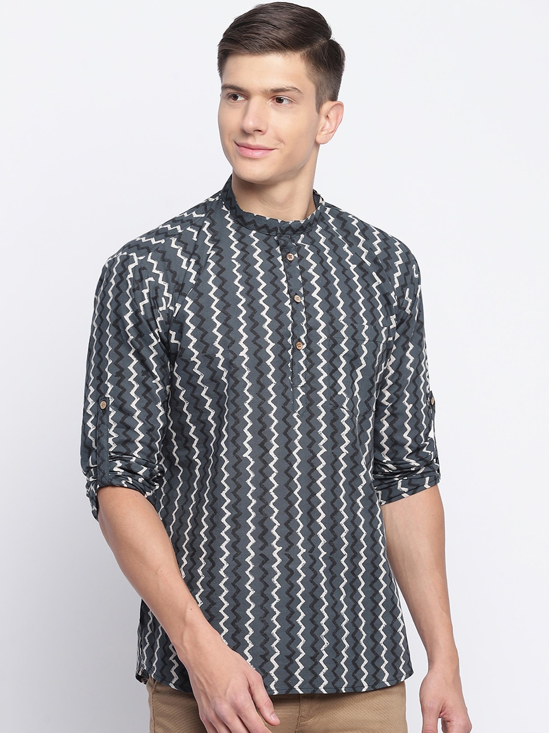 

JAVINISHKA Geometric Printed Mandarin Collar Pure Cotton Kurta, Grey
