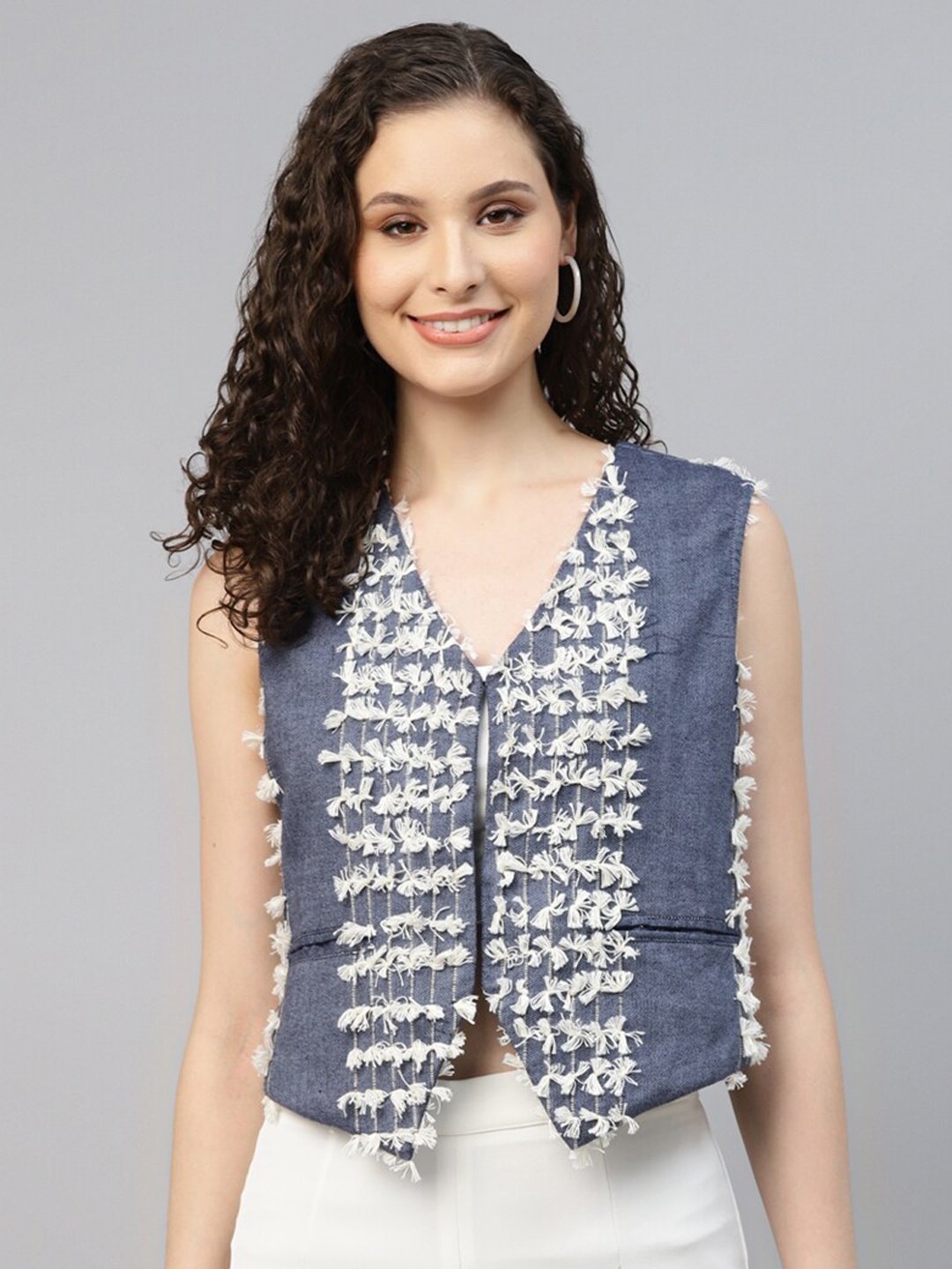 

DEEBACO V-Neck Thread Work Jacquard Denim Waistcoat, Blue