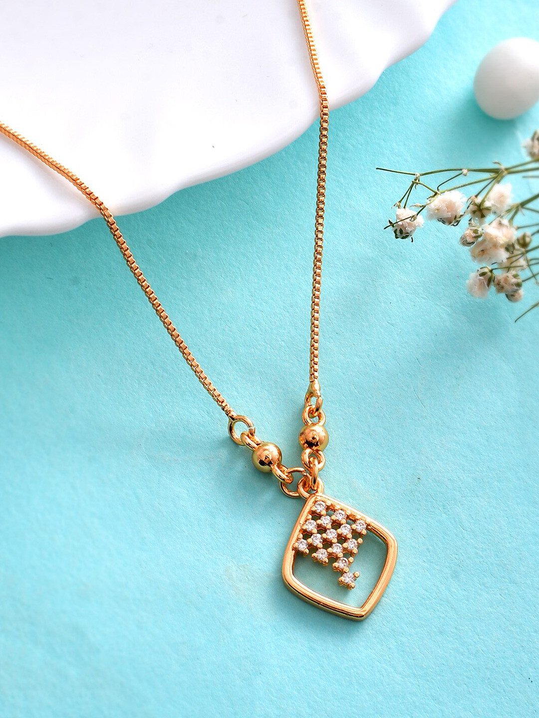 

Shoshaa Gold-Plated Chain With Pendant