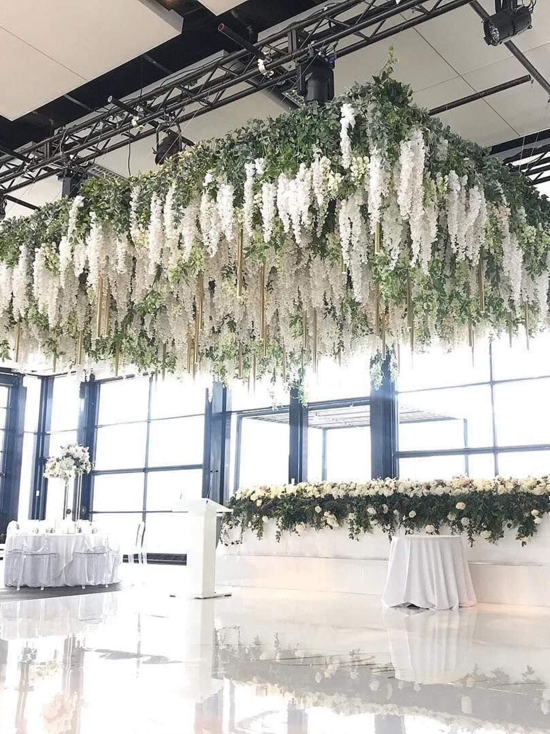 

Fourwalls White & Green 12 Pieces Hanging Orchid Flowers