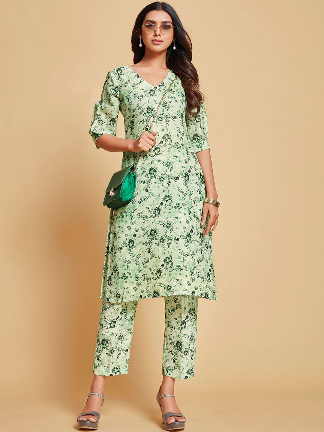 

Sangria Floral Printed Straight Kurta With Trouser Set, Green