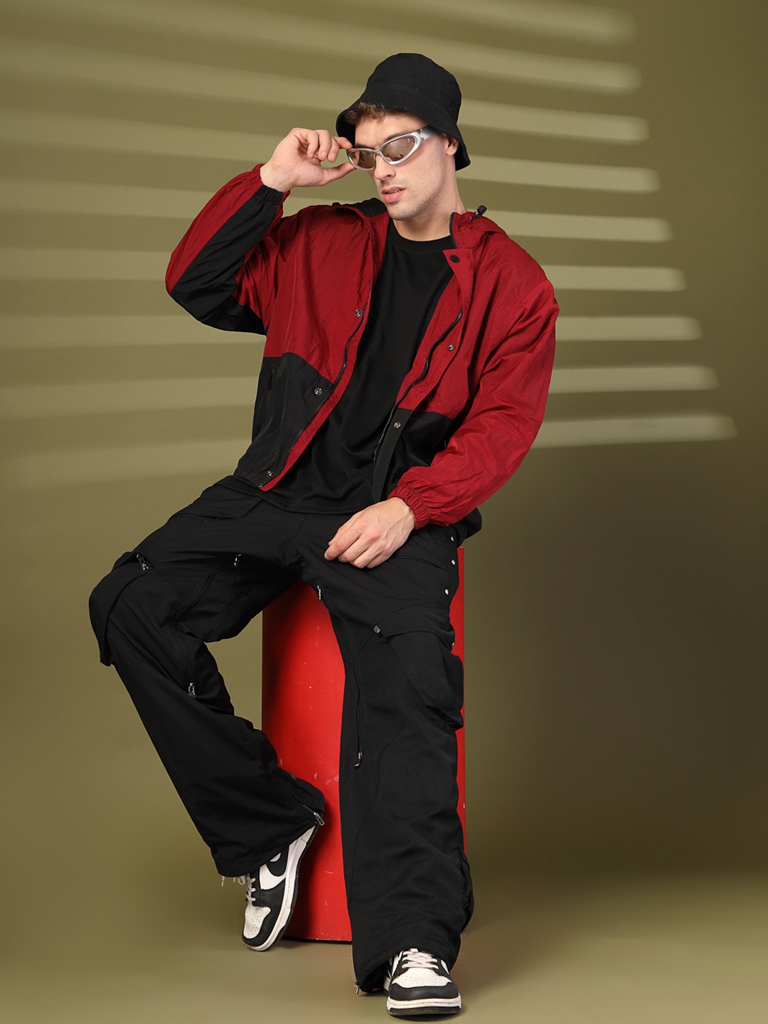 

CHKOKKO Colourblocked Windcheater Dry Fit Outdoor Tailored Jacket, Maroon