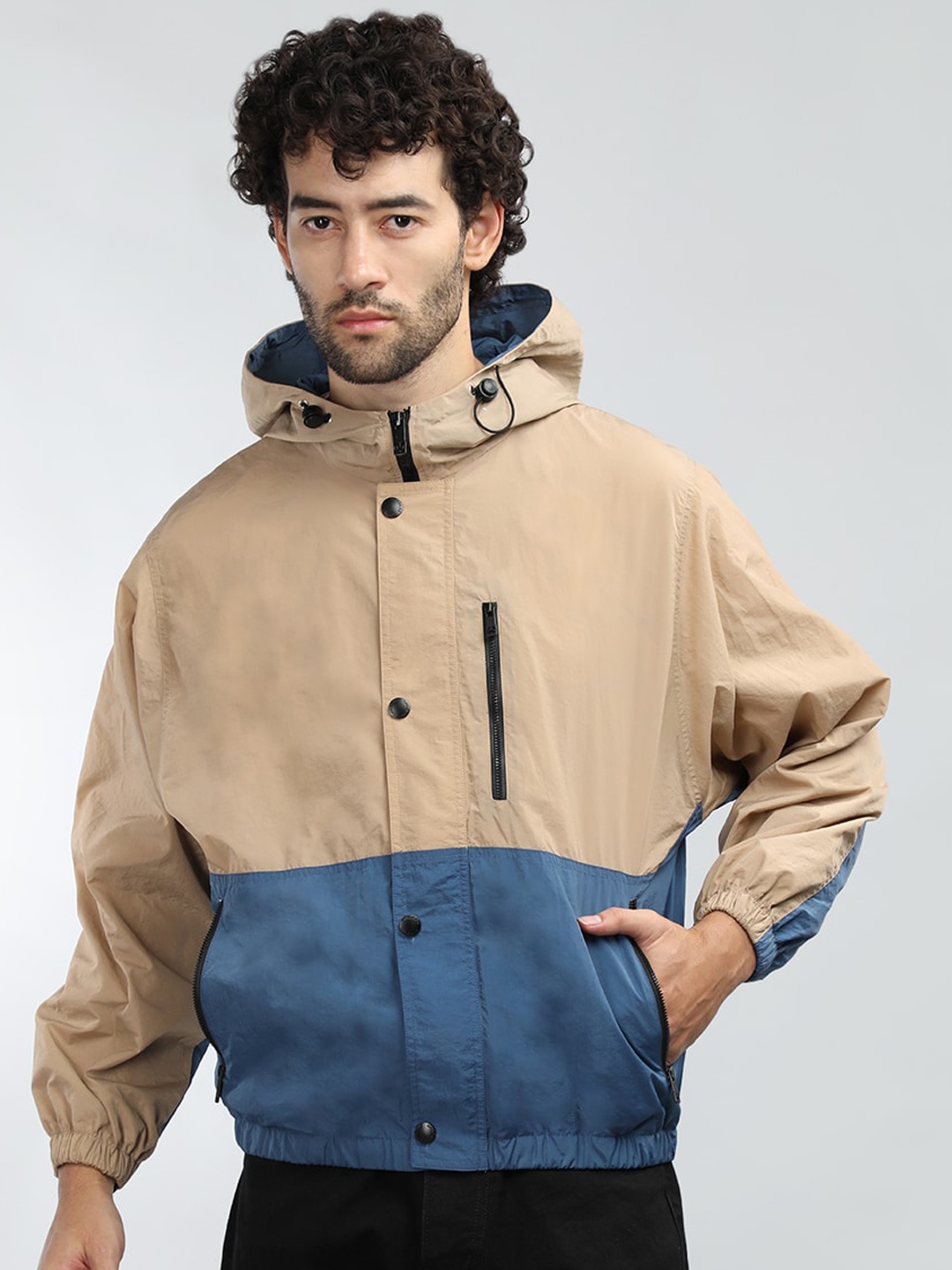

CHKOKKO Colourblocked Windcheater Dry Fit Outdoor Tailored Jacket, Beige
