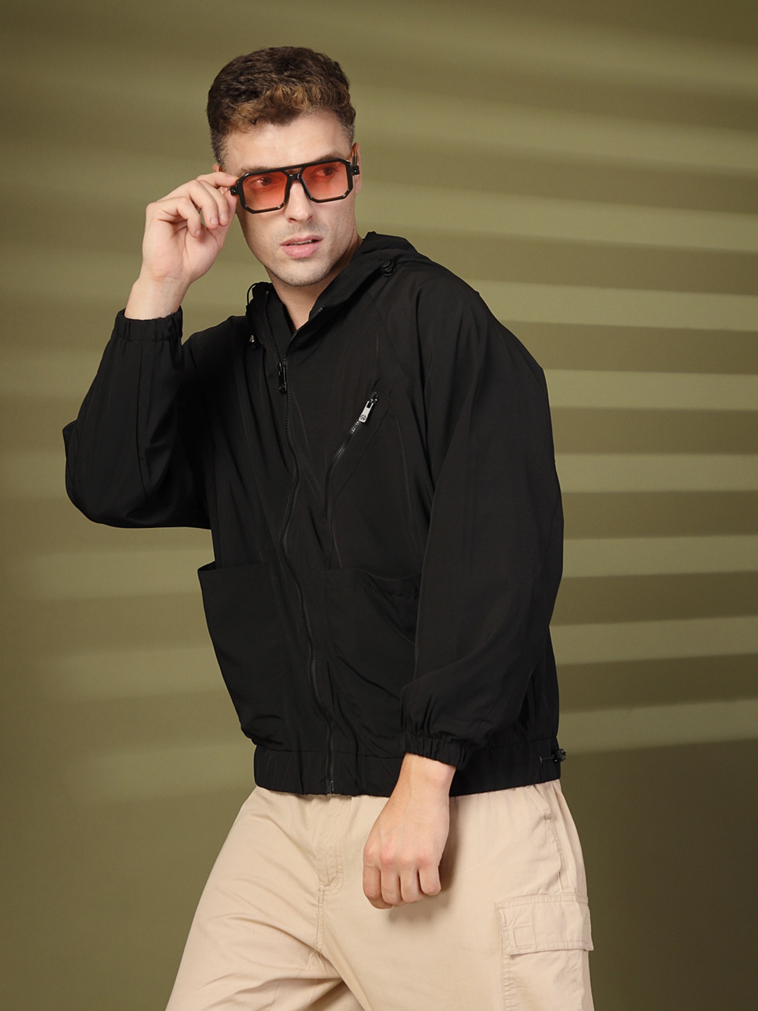 

CHKOKKO Windcheater Dry Fit Outdoor Hooded Tailored Jacket, Black