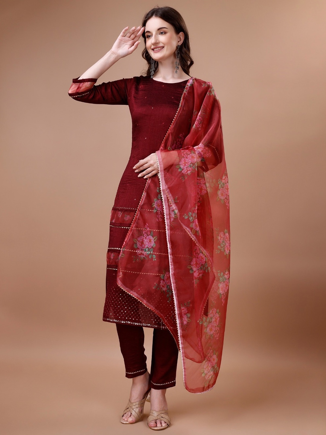 

WORIVOC Floral Printed Regular Gotta Patti Kurta With Trousers & Dupatta, Maroon