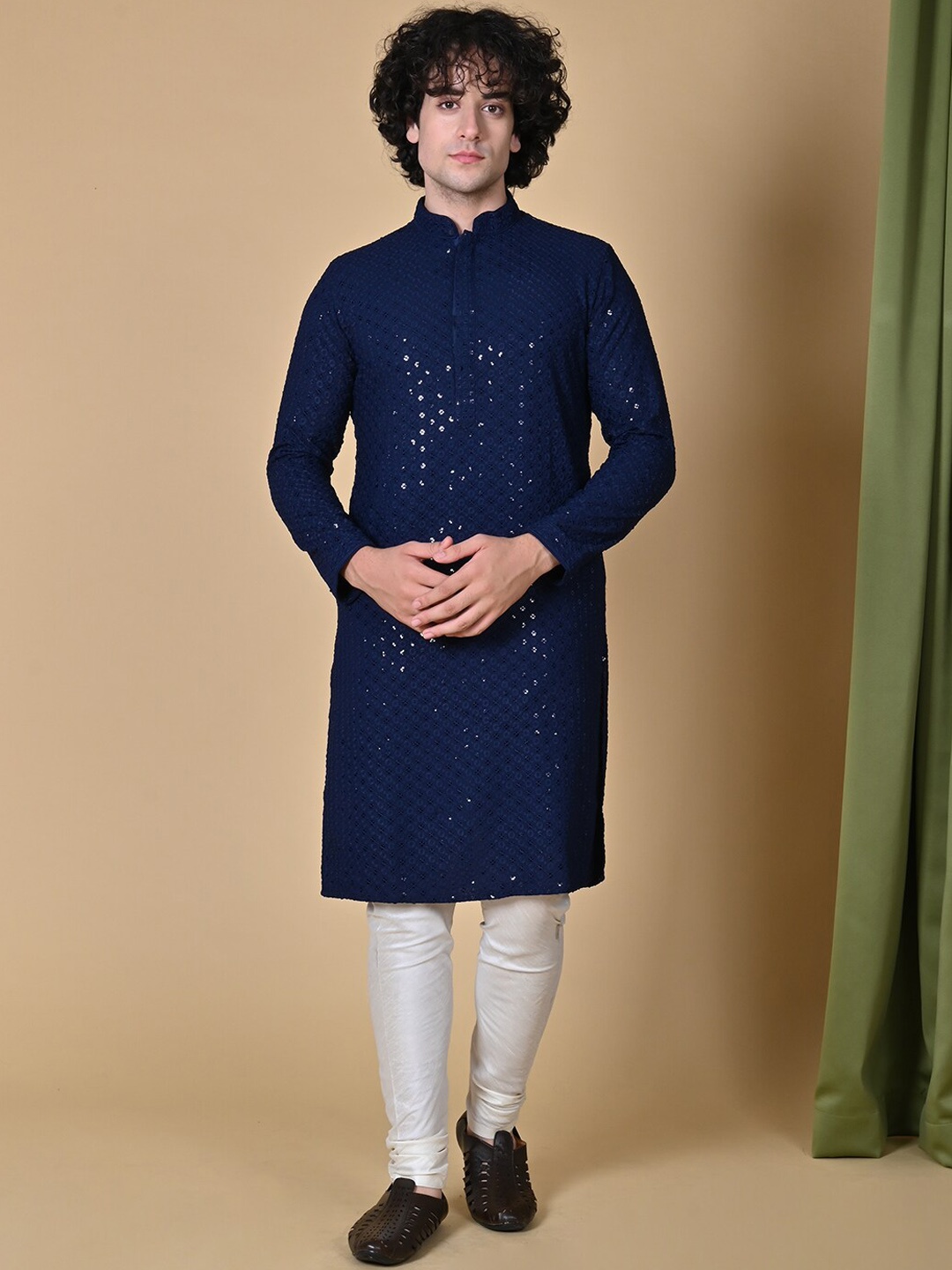 

MAAHI FABS Floral Sequinned Embroidered Regular Cotton Chikankari Kurta, Navy blue