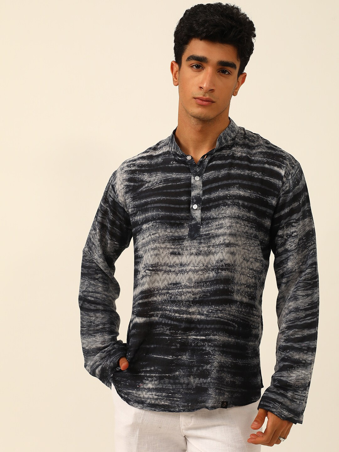 

JAVINISHKA Band Collar Striped Straight Short Kurta, Grey